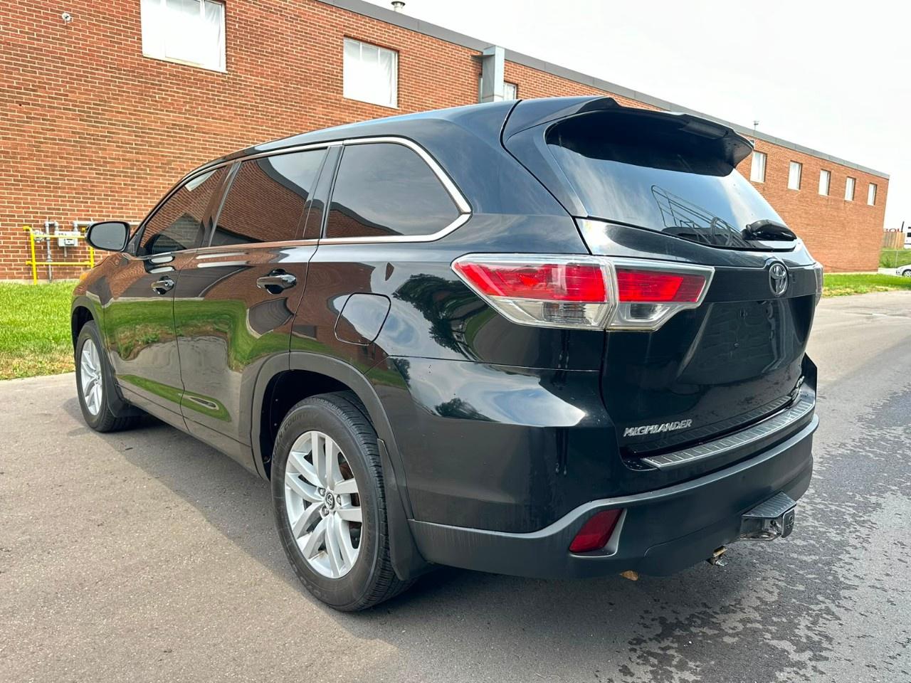 2016 Toyota Highlander AWD 4dr LE Photo