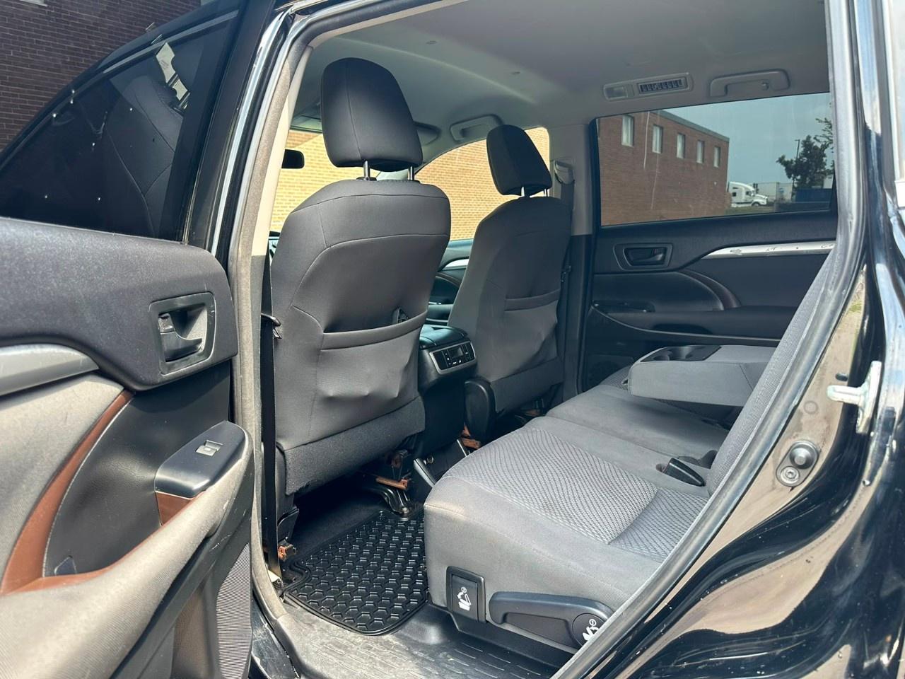 2016 Toyota Highlander AWD 4dr LE Photo