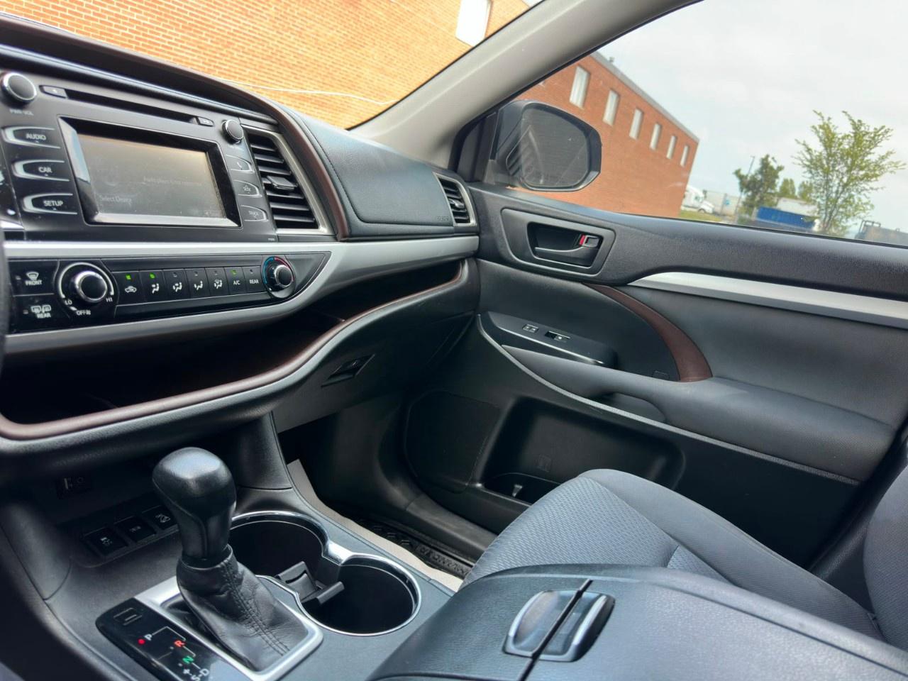 2016 Toyota Highlander AWD 4dr LE Photo