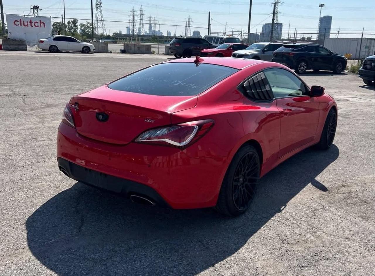 2014 Hyundai Genesis Premium Photo
