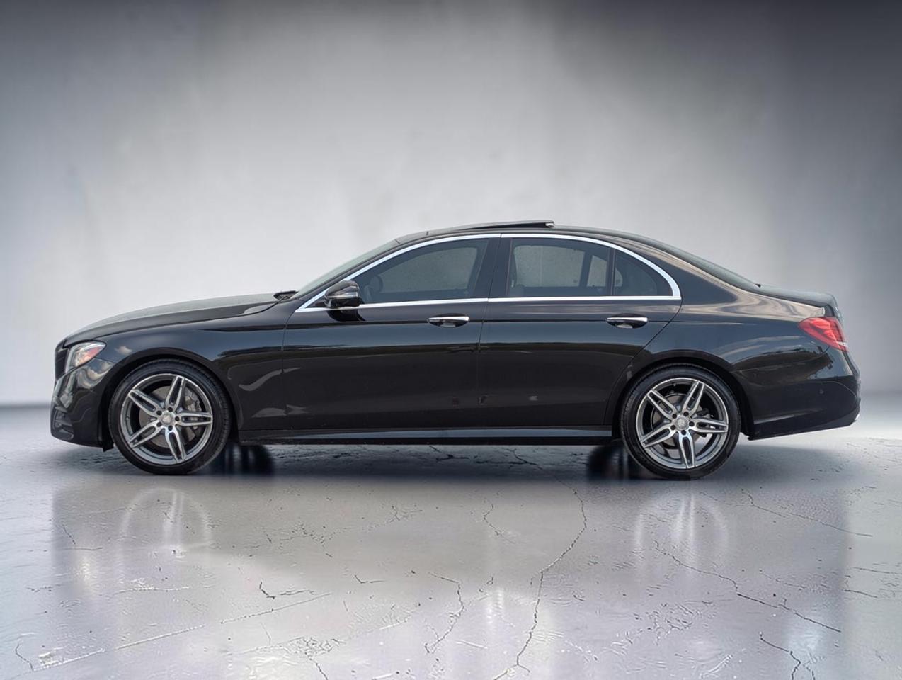 2017 Mercedes-Benz E-Class E300/Luxury/4MATIC/HeadsupDSP/360Cam Photo