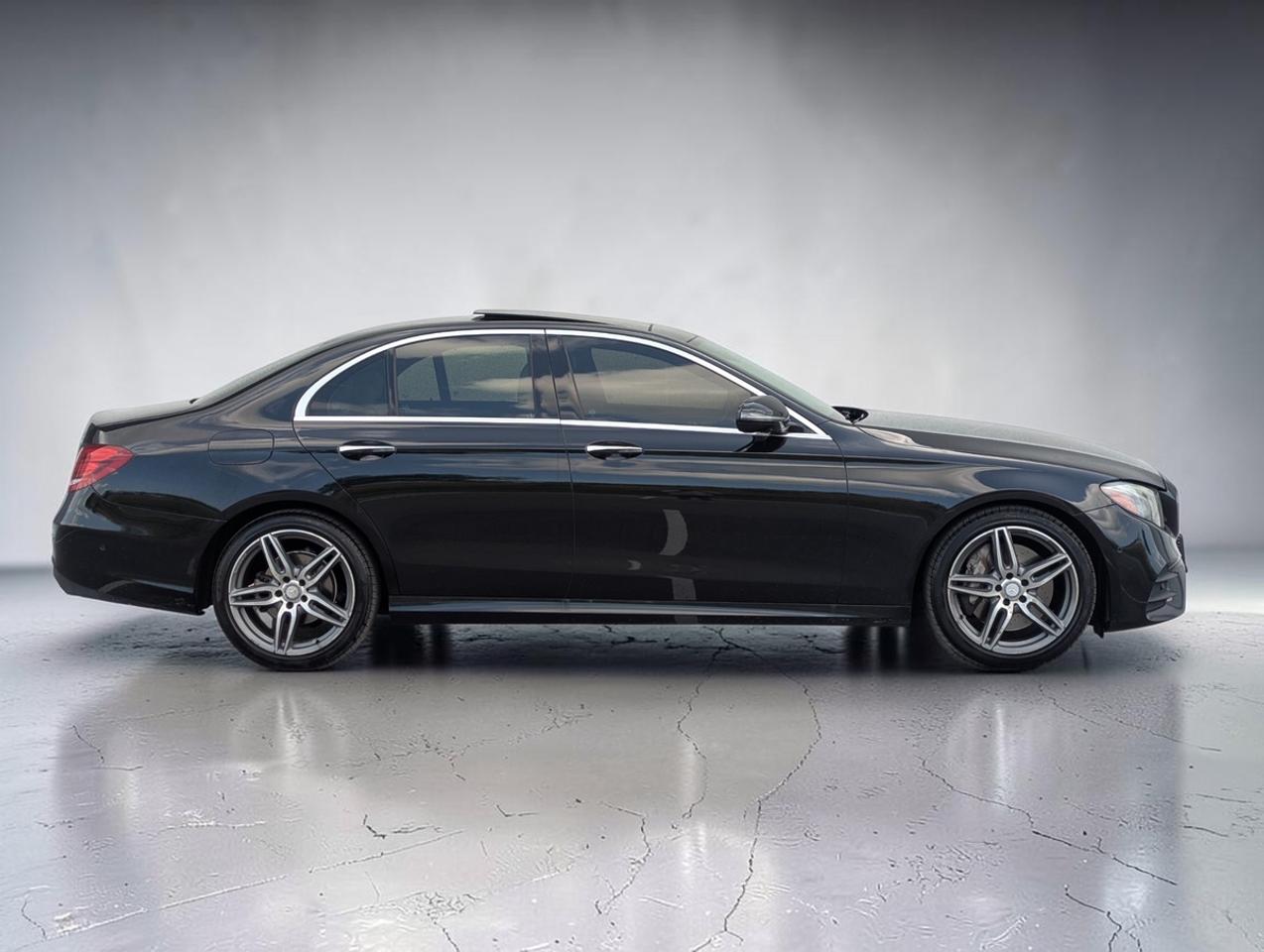 2017 Mercedes-Benz E-Class E300/Luxury/4MATIC/HeadsupDSP/360Cam Photo
