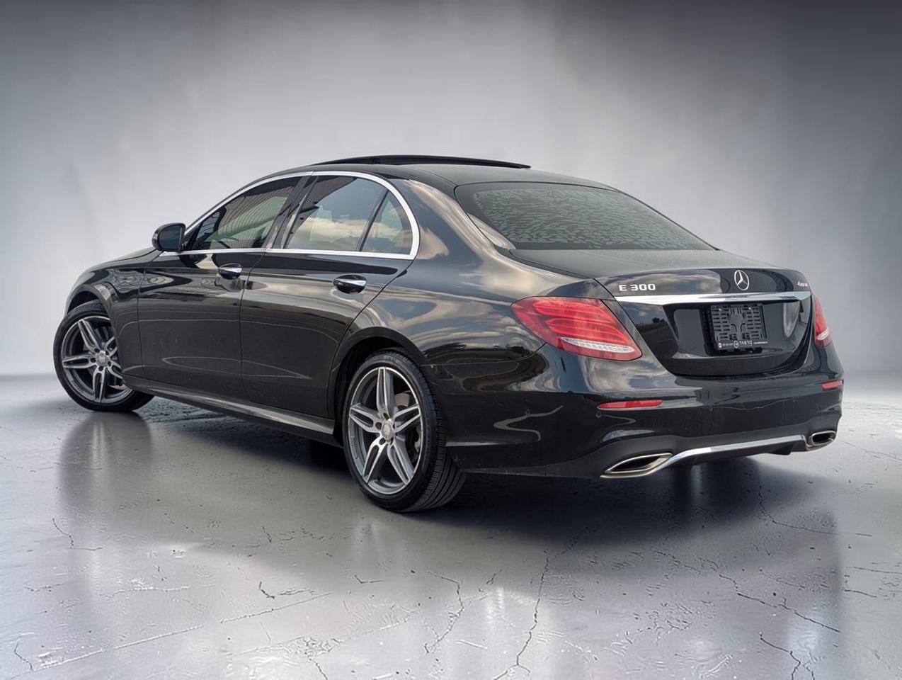 2017 Mercedes-Benz E-Class E300/Luxury/4MATIC/HeadsupDSP/360Cam Photo