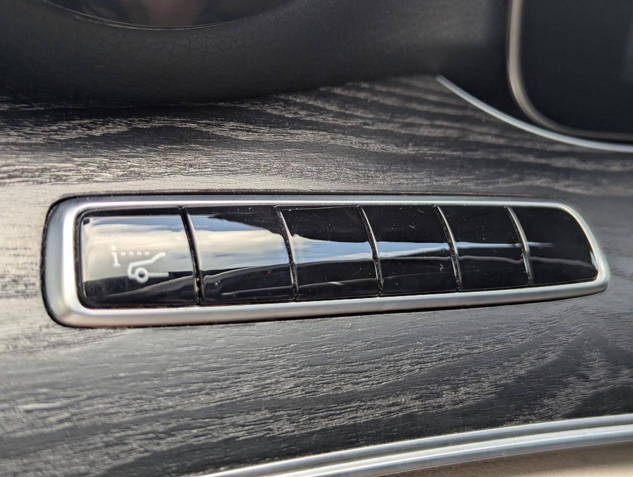 2017 Mercedes-Benz E-Class E300/Luxury/4MATIC/HeadsupDSP/360Cam Photo