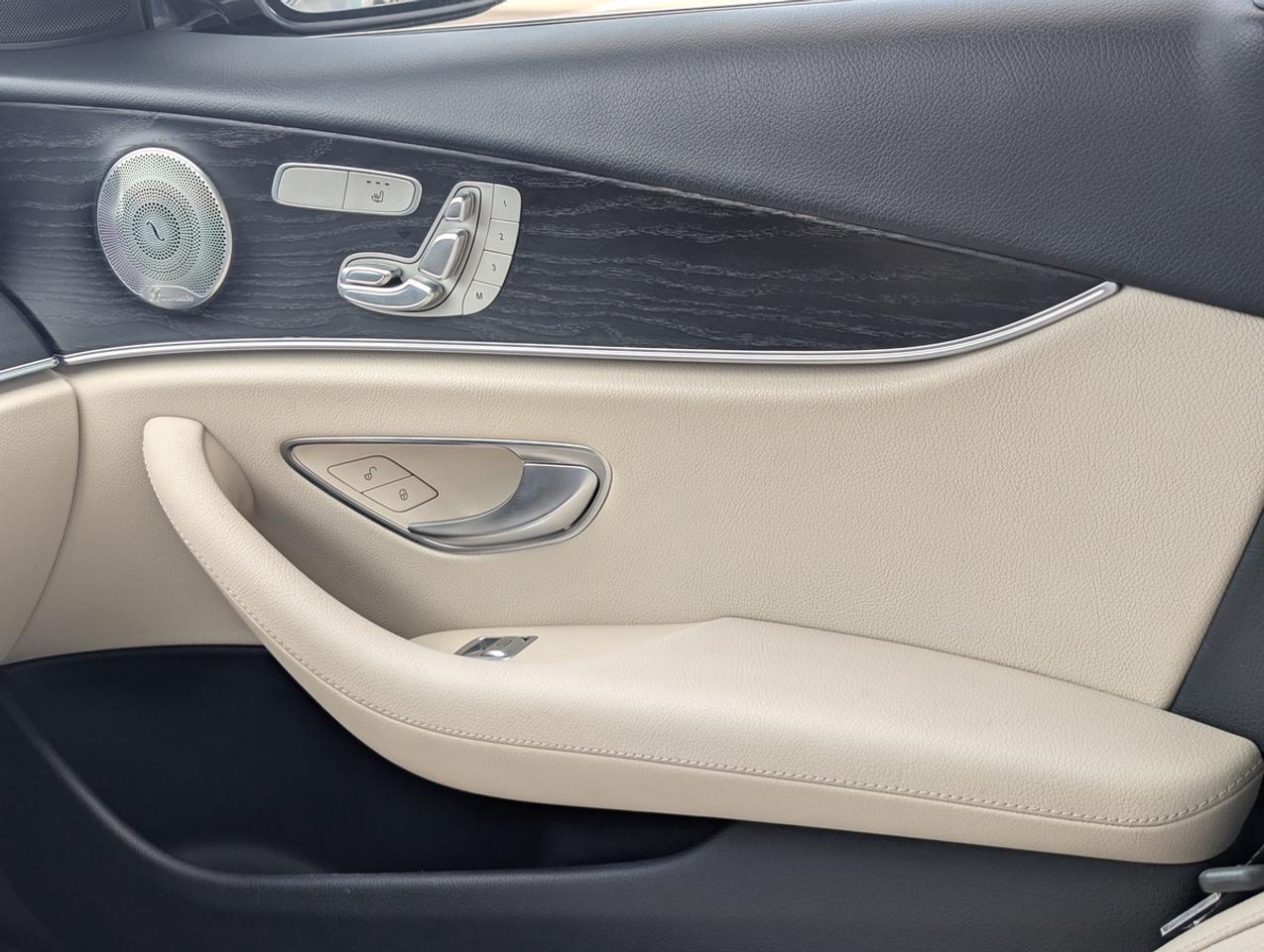 2017 Mercedes-Benz E-Class E300/Luxury/4MATIC/HeadsupDSP/360Cam Photo