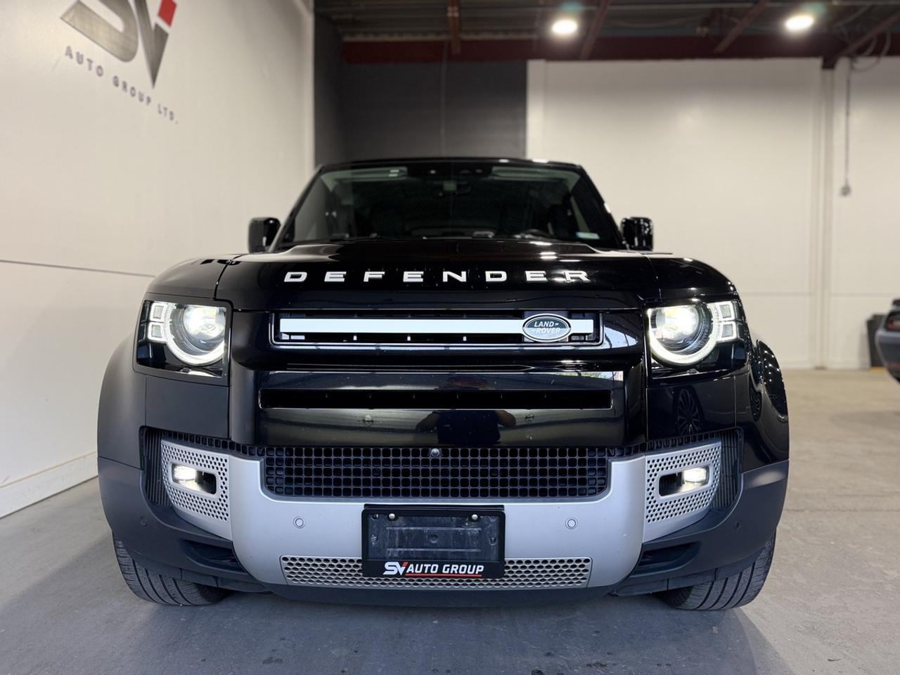 2023 Land Rover Defender SE Photo