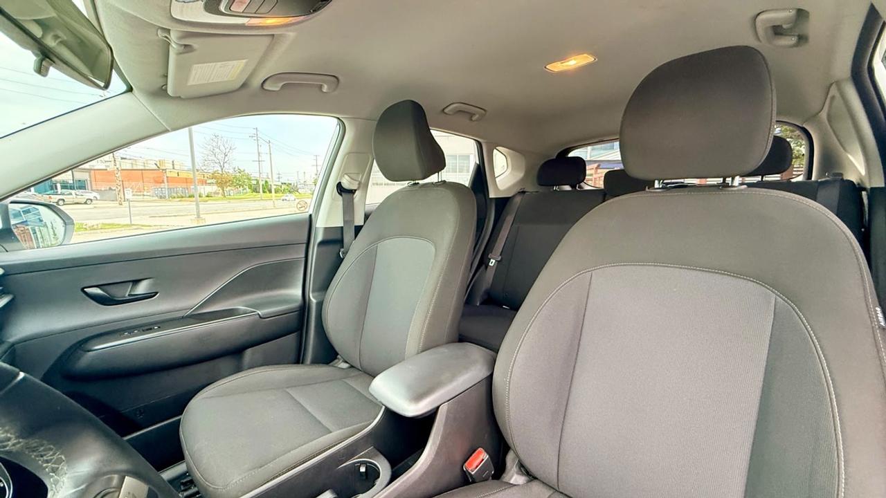 2025 Hyundai KONA SEL Photo