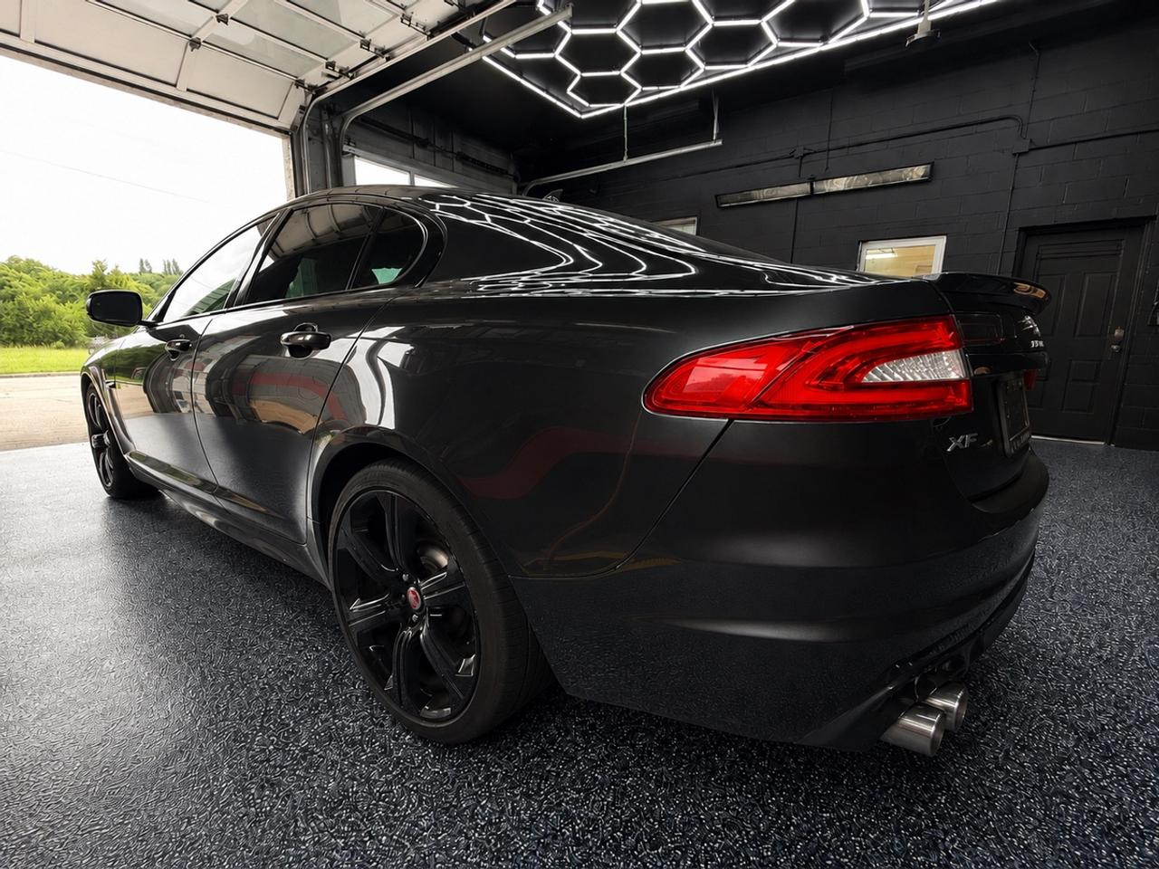 2015 Jaguar XFR SUPERCHARGED V8 Premium Photo