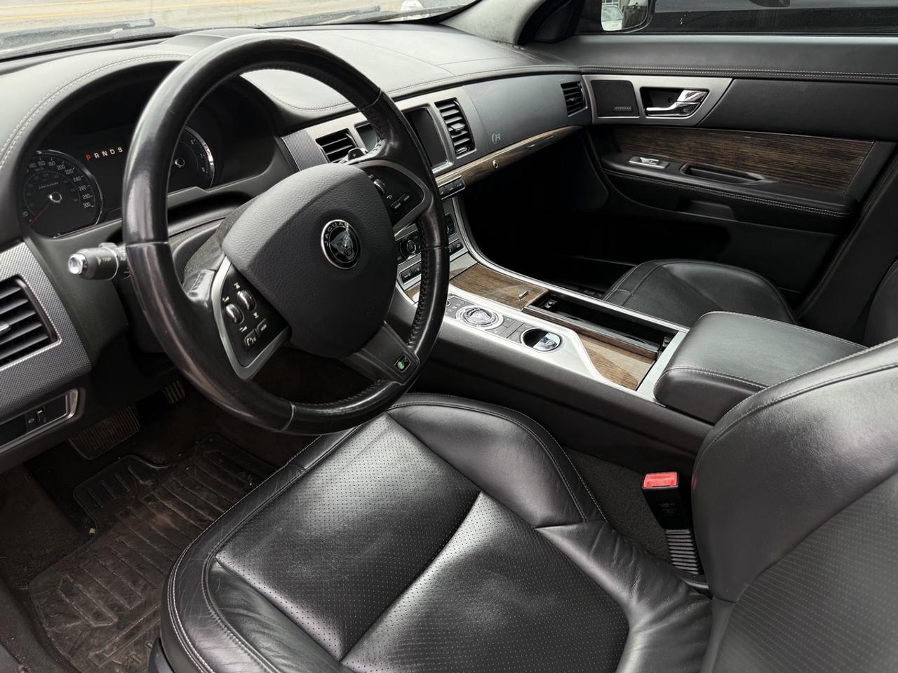 2015 Jaguar XFR SUPERCHARGED V8 Premium Photo