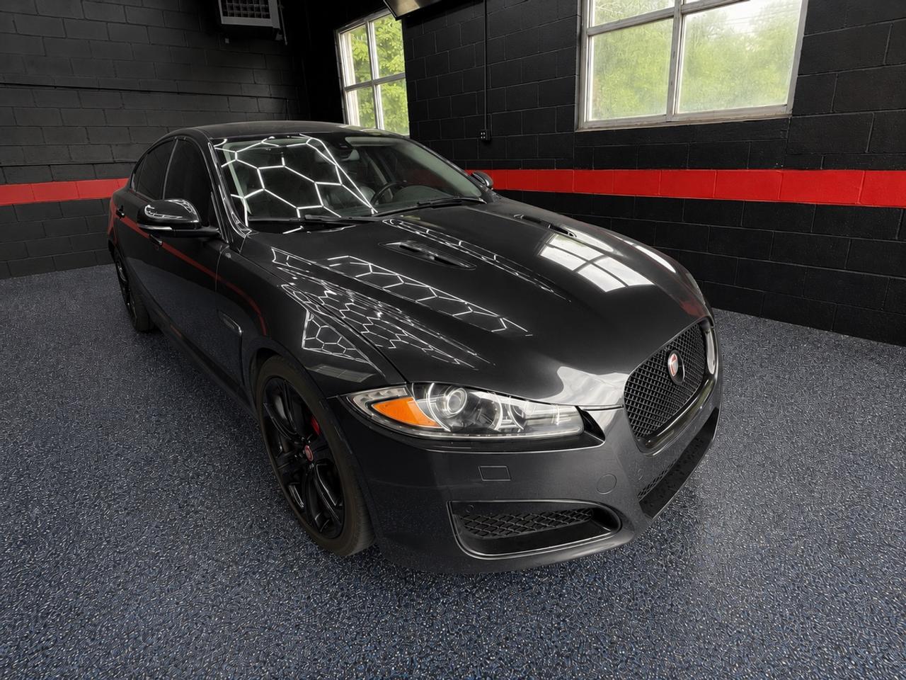 2015 Jaguar XFR SUPERCHARGED V8 Premium Photo