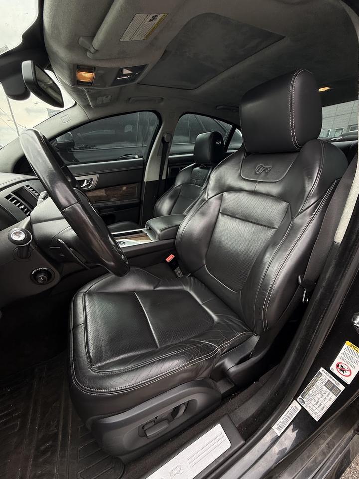 2015 Jaguar XFR SUPERCHARGED V8 Premium Photo