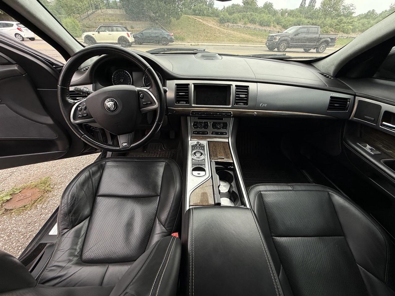 2015 Jaguar XFR SUPERCHARGED V8 Premium Photo