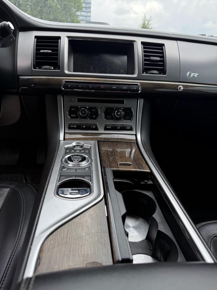 2015 Jaguar XFR SUPERCHARGED V8 Premium Photo