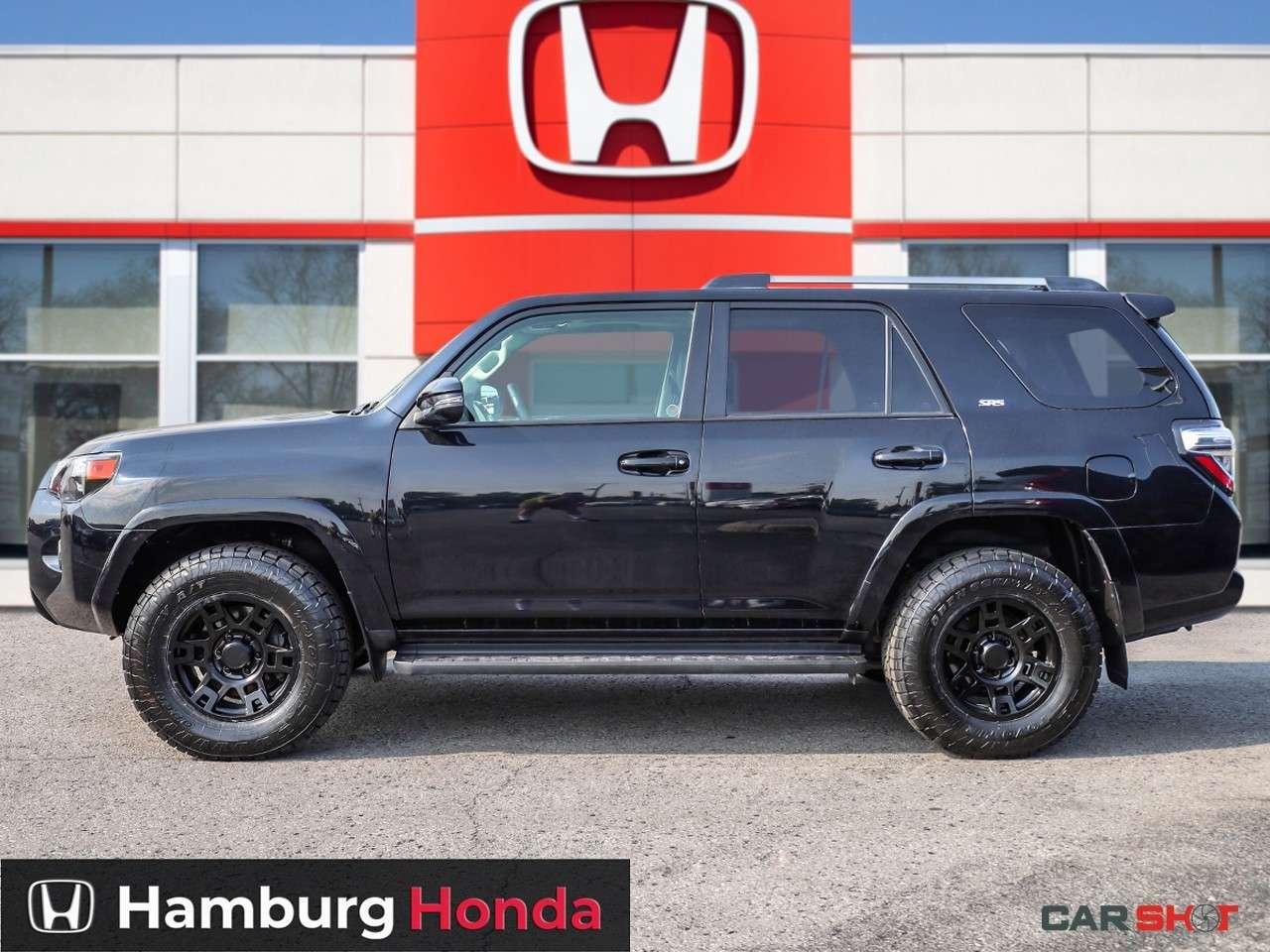 2022 Toyota 4Runner 4WD Photo2