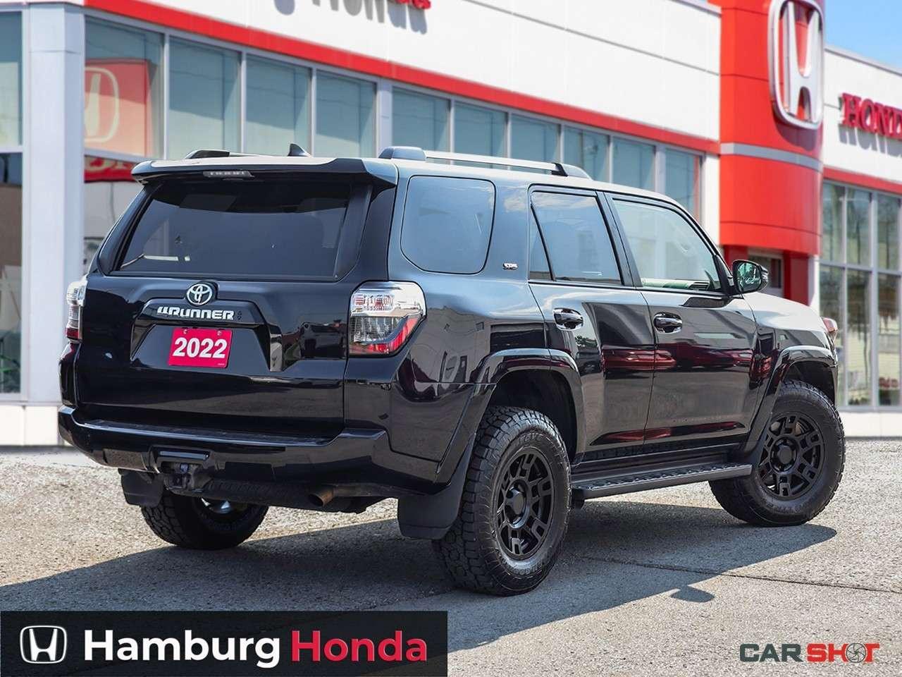 2022 Toyota 4Runner 4WD Photo1