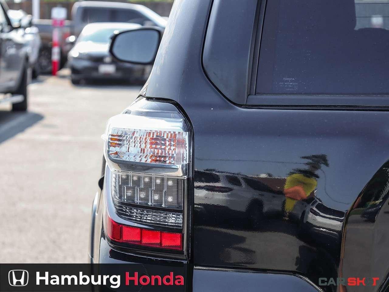 2022 Toyota 4Runner 4WD Photo