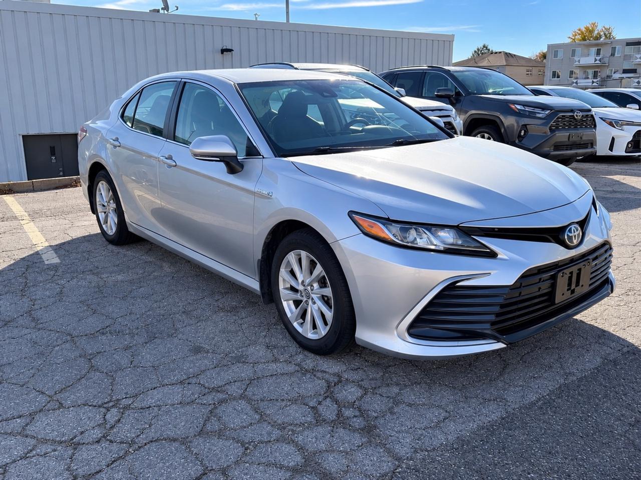 2021 Toyota Camry Hybrid LE Photo5
