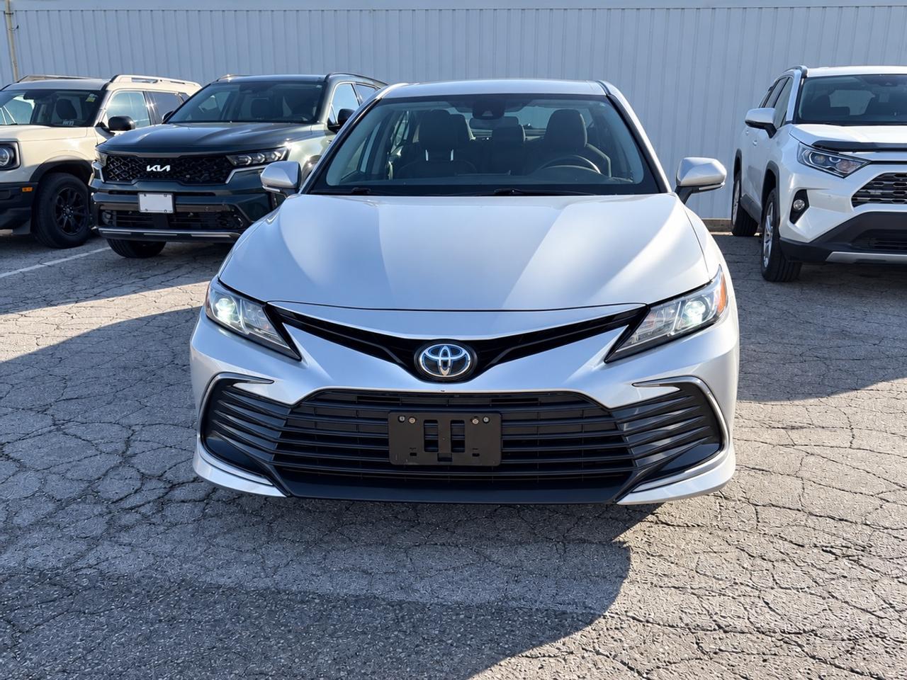 2021 Toyota Camry Hybrid LE Photo