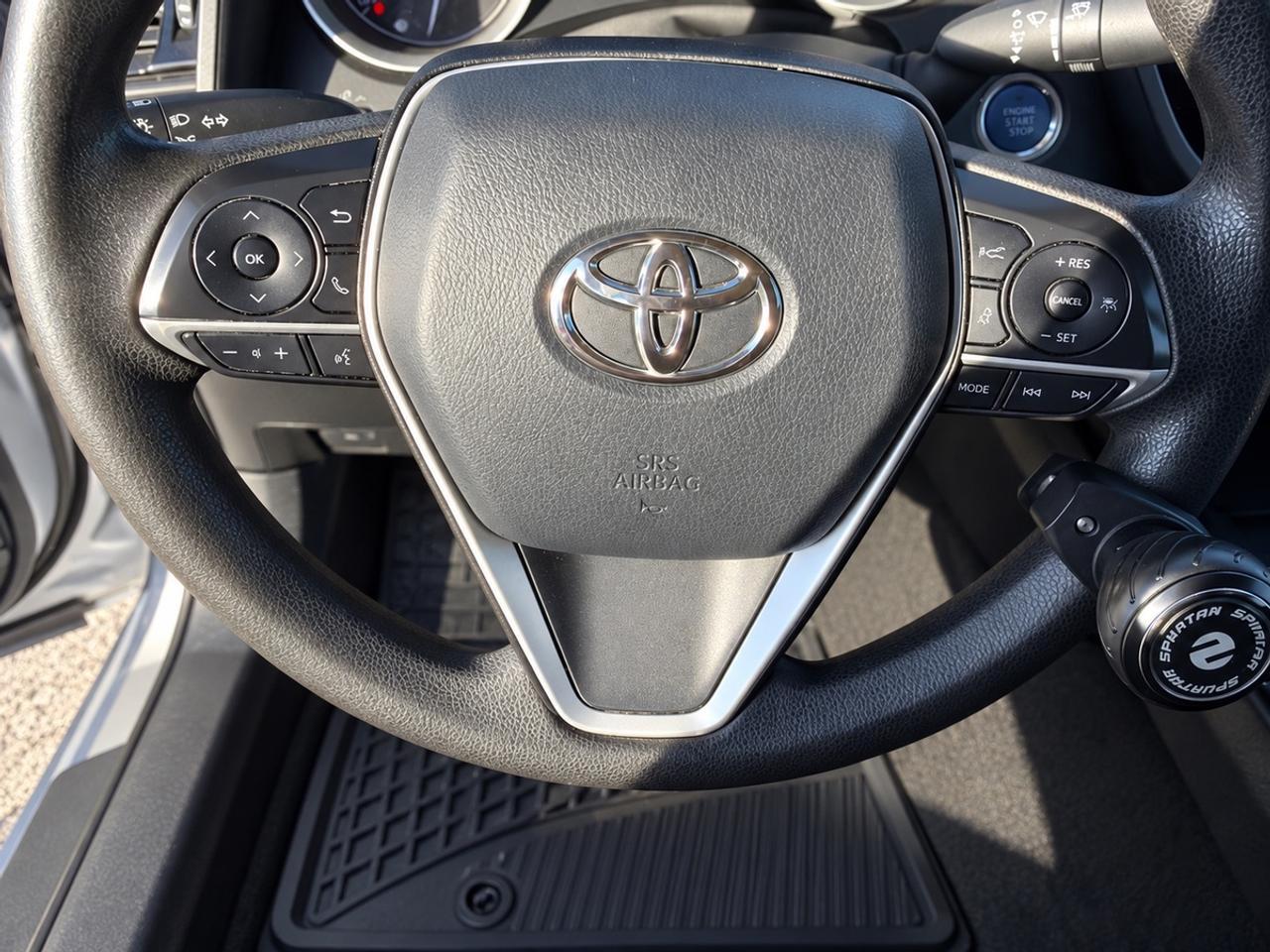 2021 Toyota Camry Hybrid LE Photo