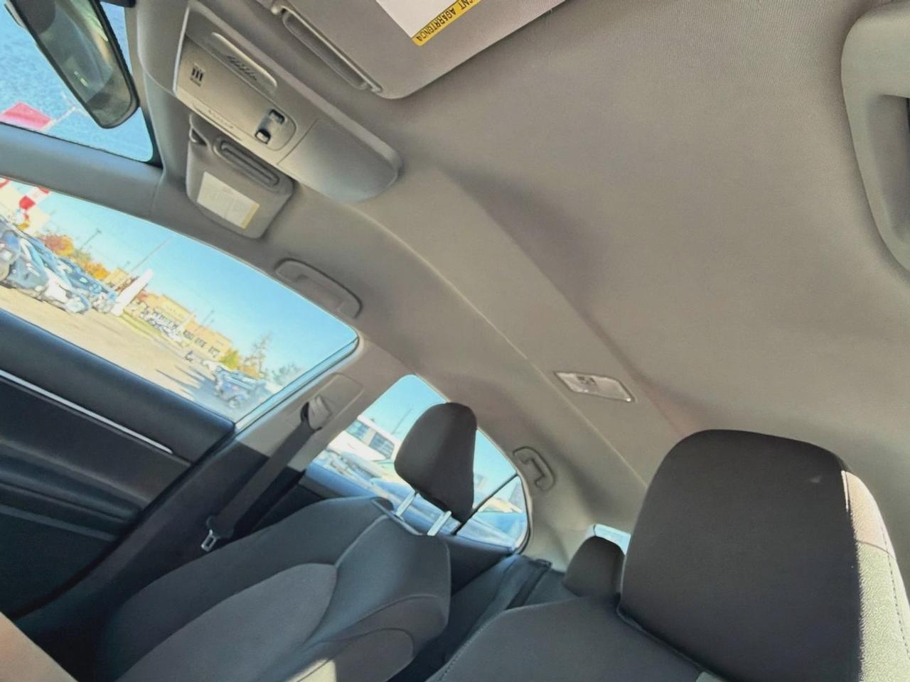 2021 Toyota Camry Hybrid LE Photo
