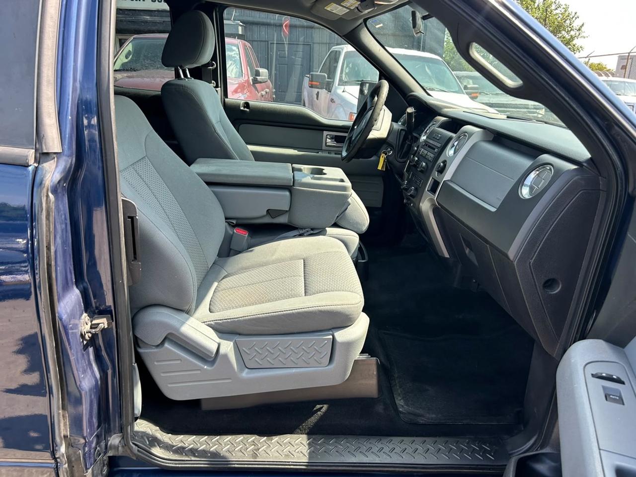 2011 Ford F-150 XLT Photo