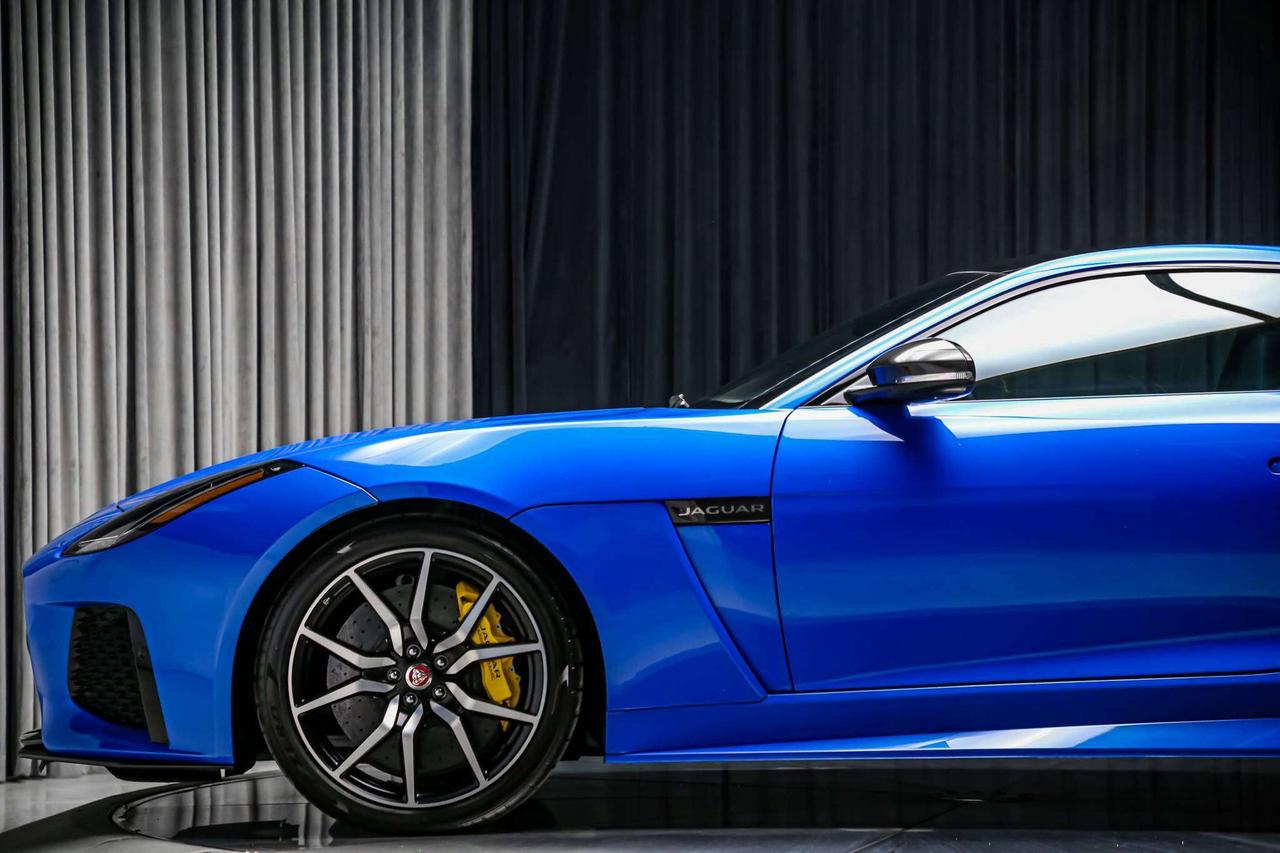 2017 Jaguar F-Type SVR AWD V8 SC 575HP CARBONCERAMIC NOACCIDNT LOWKM Photo