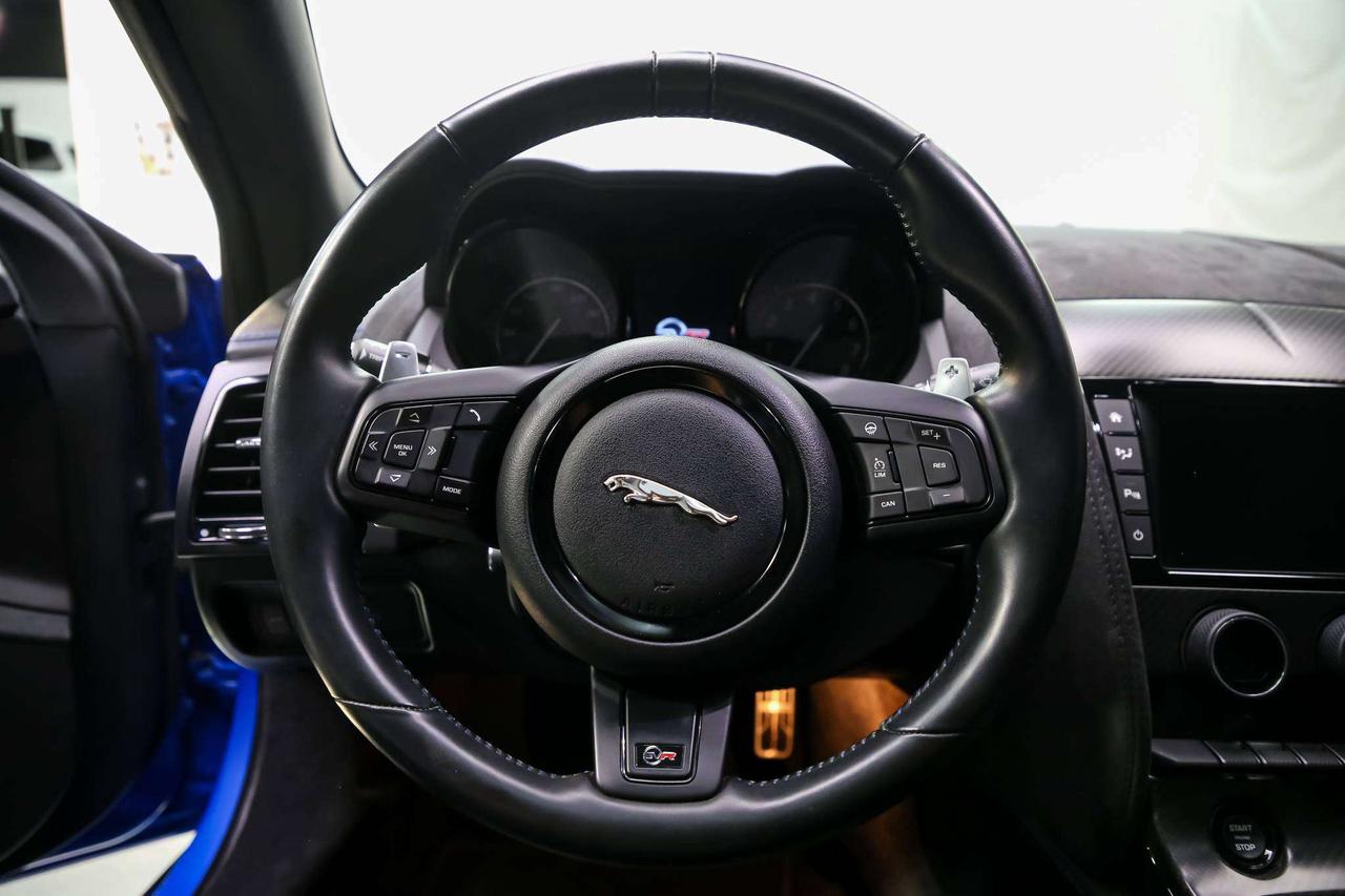 2017 Jaguar F-Type SVR AWD V8 SC 575HP CARBONCERAMIC NOACCIDNT LOWKM Photo