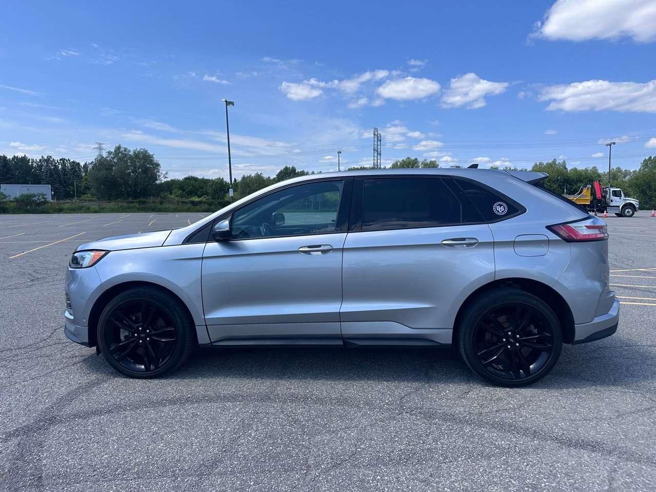 2021 Ford Edge ST Photo5
