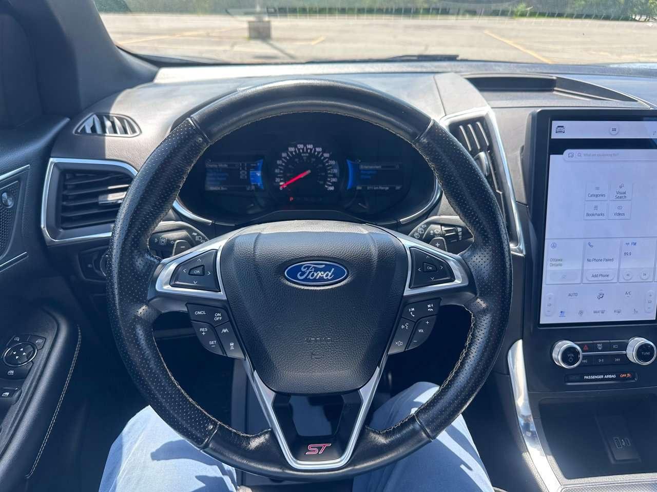 2021 Ford Edge ST Photo