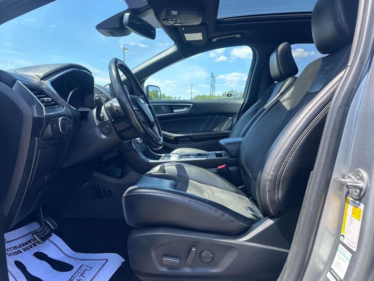 2021 Ford Edge ST Photo