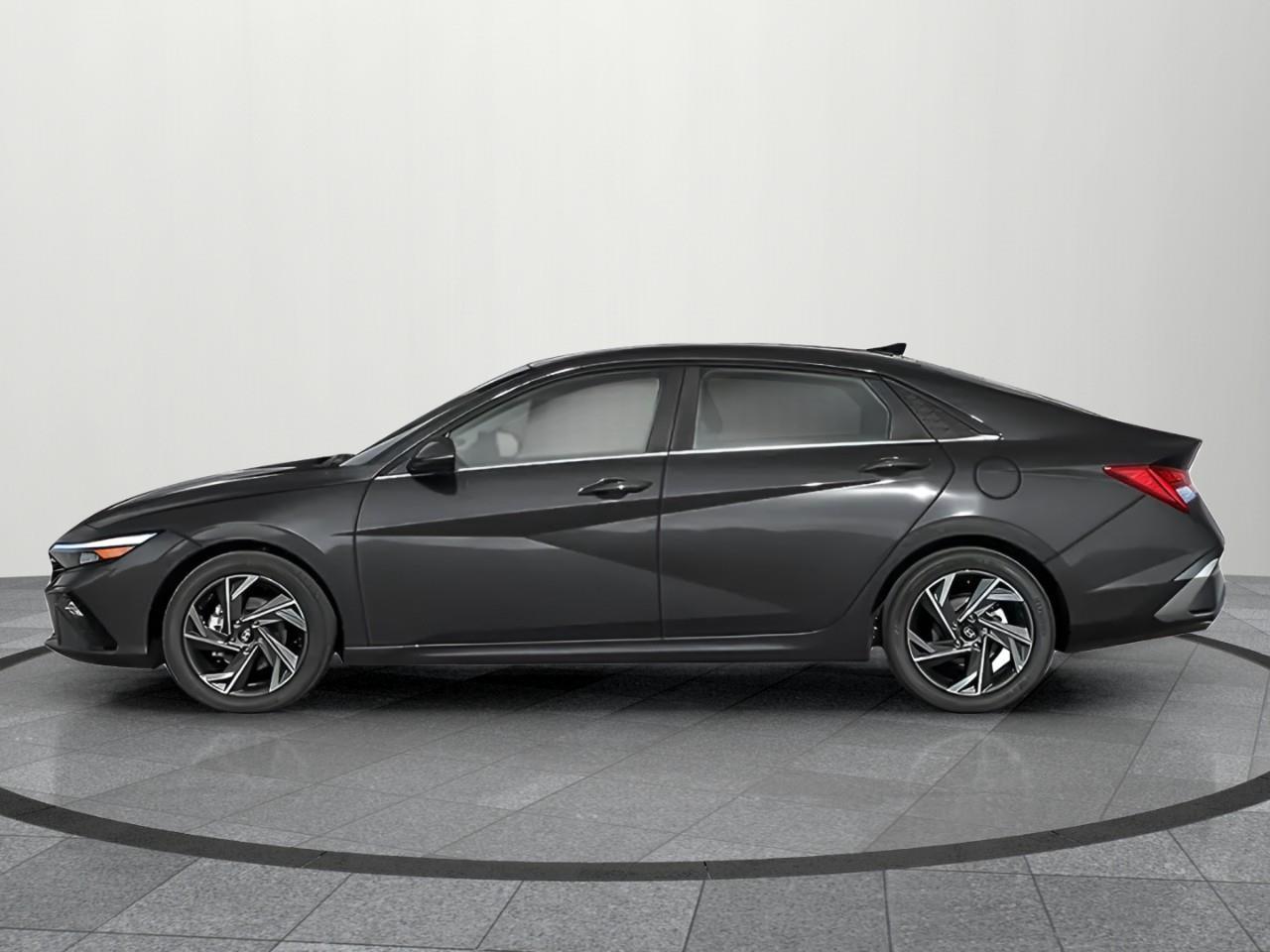 2024 Hyundai Elantra HEV Luxury w/Two-Tone Interior 4dr Sedan Photo