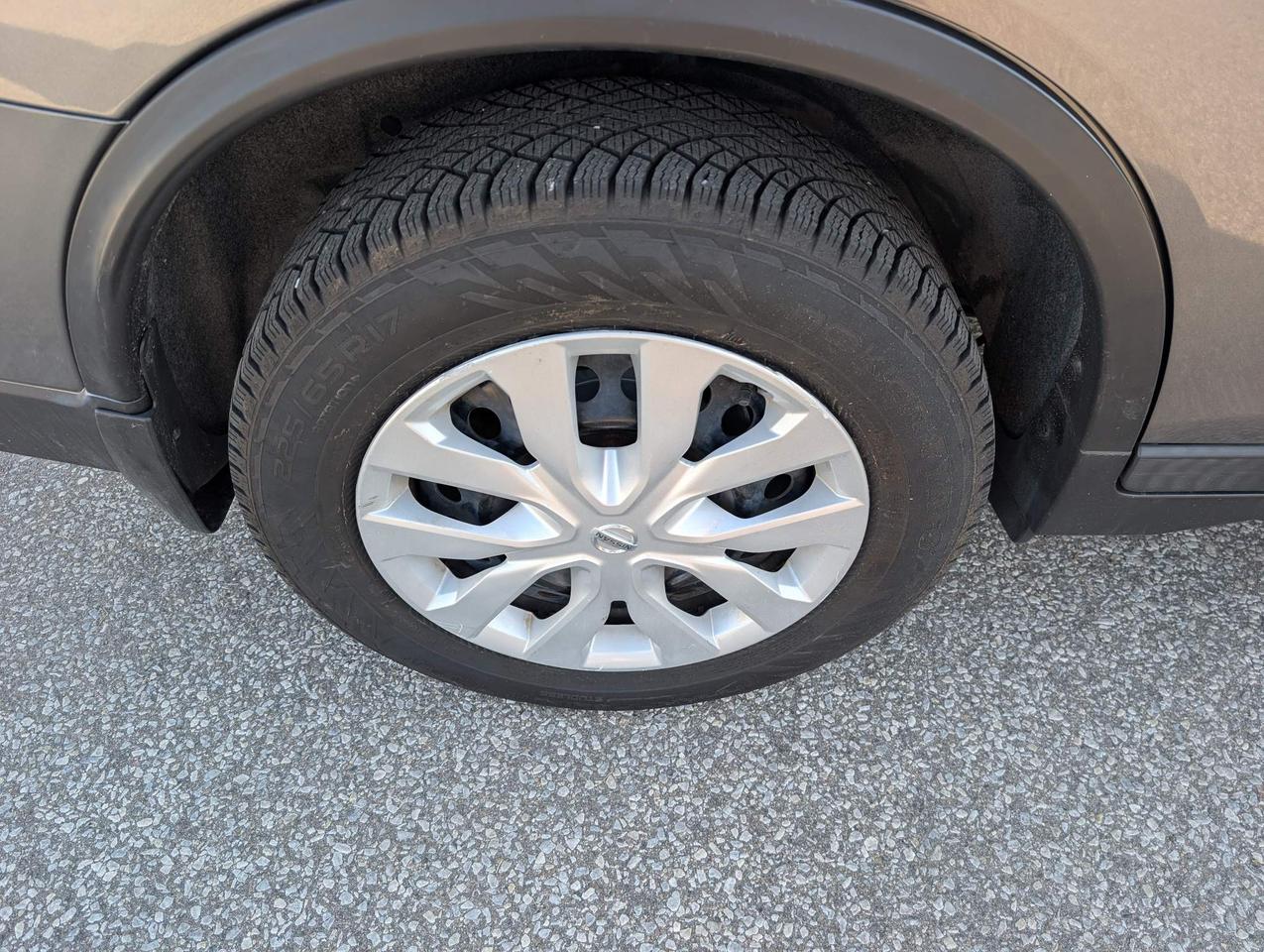 2017 Nissan Rogue S 4dr All-wheel Drive Photo