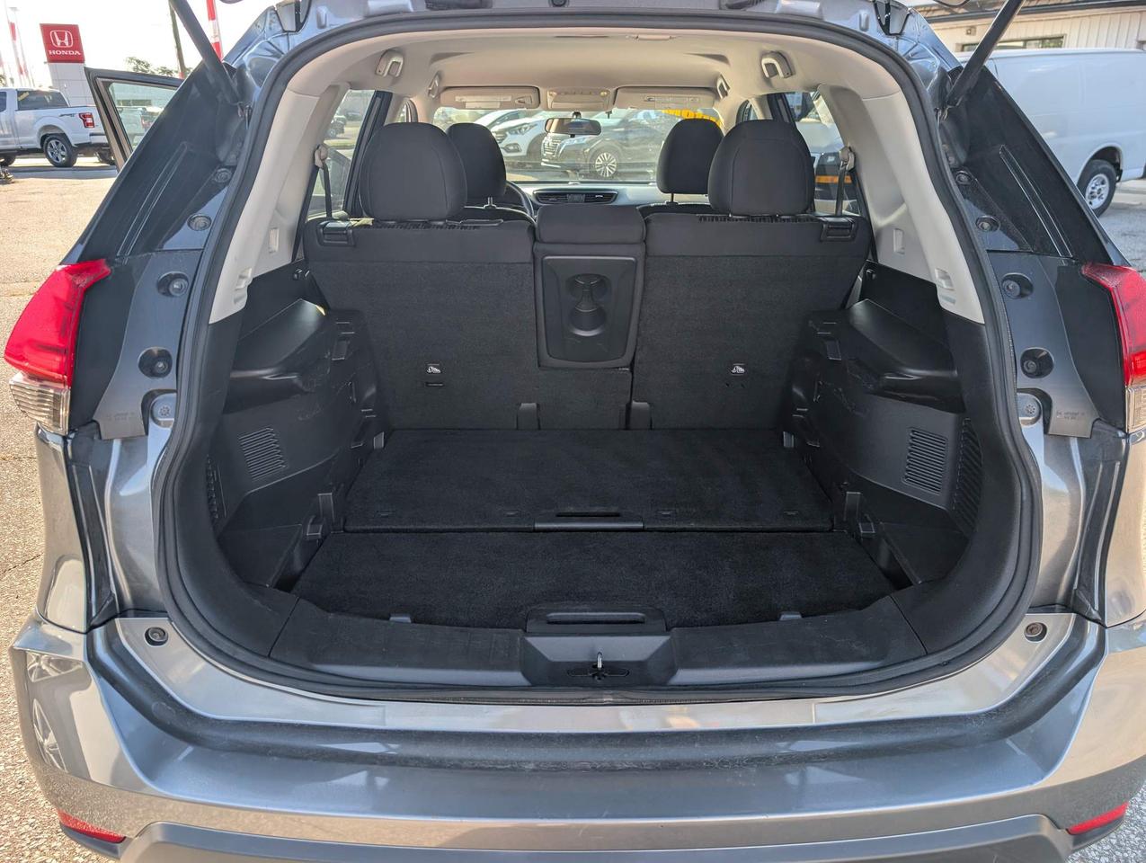 2017 Nissan Rogue S 4dr All-wheel Drive Photo