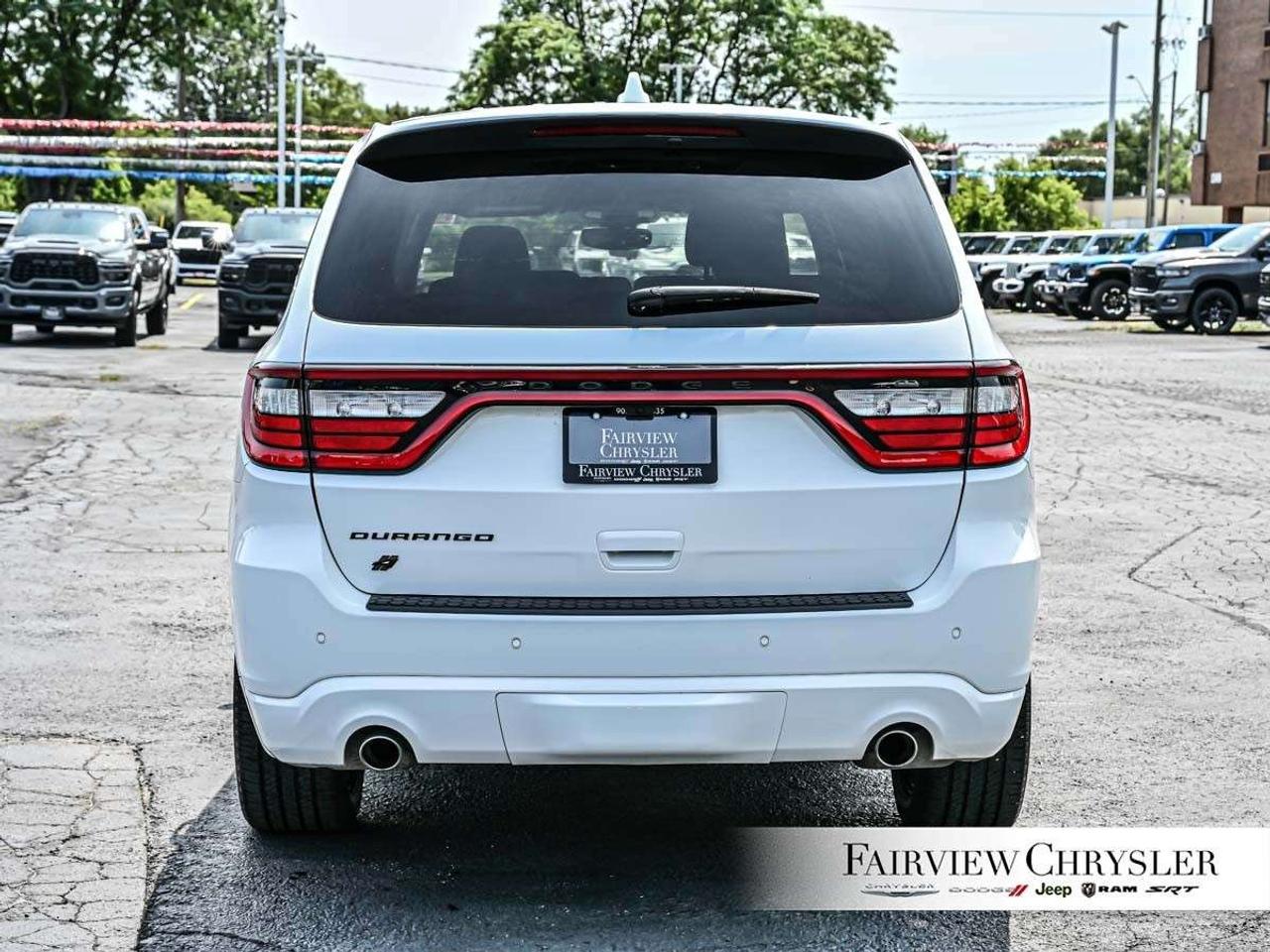 2022 Dodge Durango SXT AWD BLACK TOP PKG   TRAILER TOW   POWER TAILGATE   REMOTE START   NAV   CAPTAINS Photo4