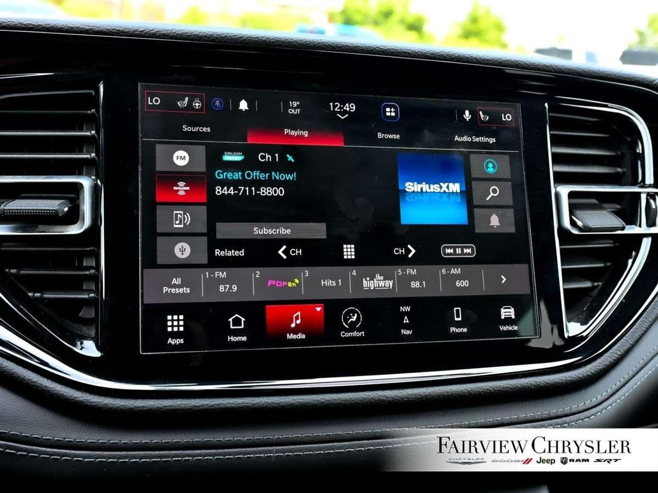 2022 Dodge Durango SXT AWD BLACK TOP PKG   TRAILER TOW   POWER TAILGATE   REMOTE START   NAV   CAPTAINS Photo
