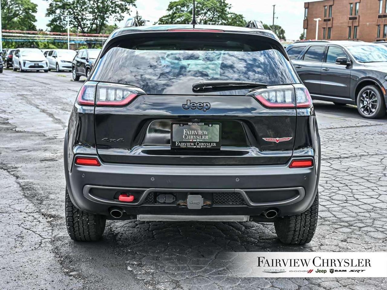 2023 Jeep Cherokee Trailhawk 4x4 ELITE   DUAL PANO ROOF   ALPINE   CARPLAY   TRAILER TOW   REMOTE START Photo4