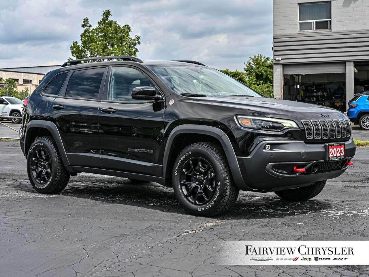 2023 Jeep Cherokee Trailhawk 4x4 ELITE   DUAL PANO ROOF   ALPINE   CARPLAY   TRAILER TOW   REMOTE START Photo