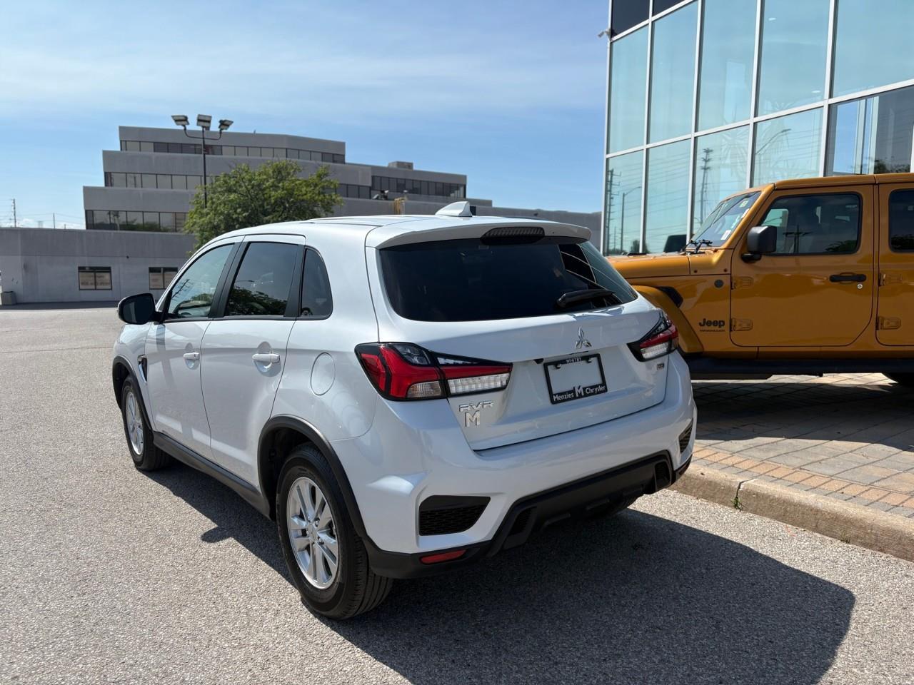 2024 Mitsubishi RVR SE 4dr AWC Photo2