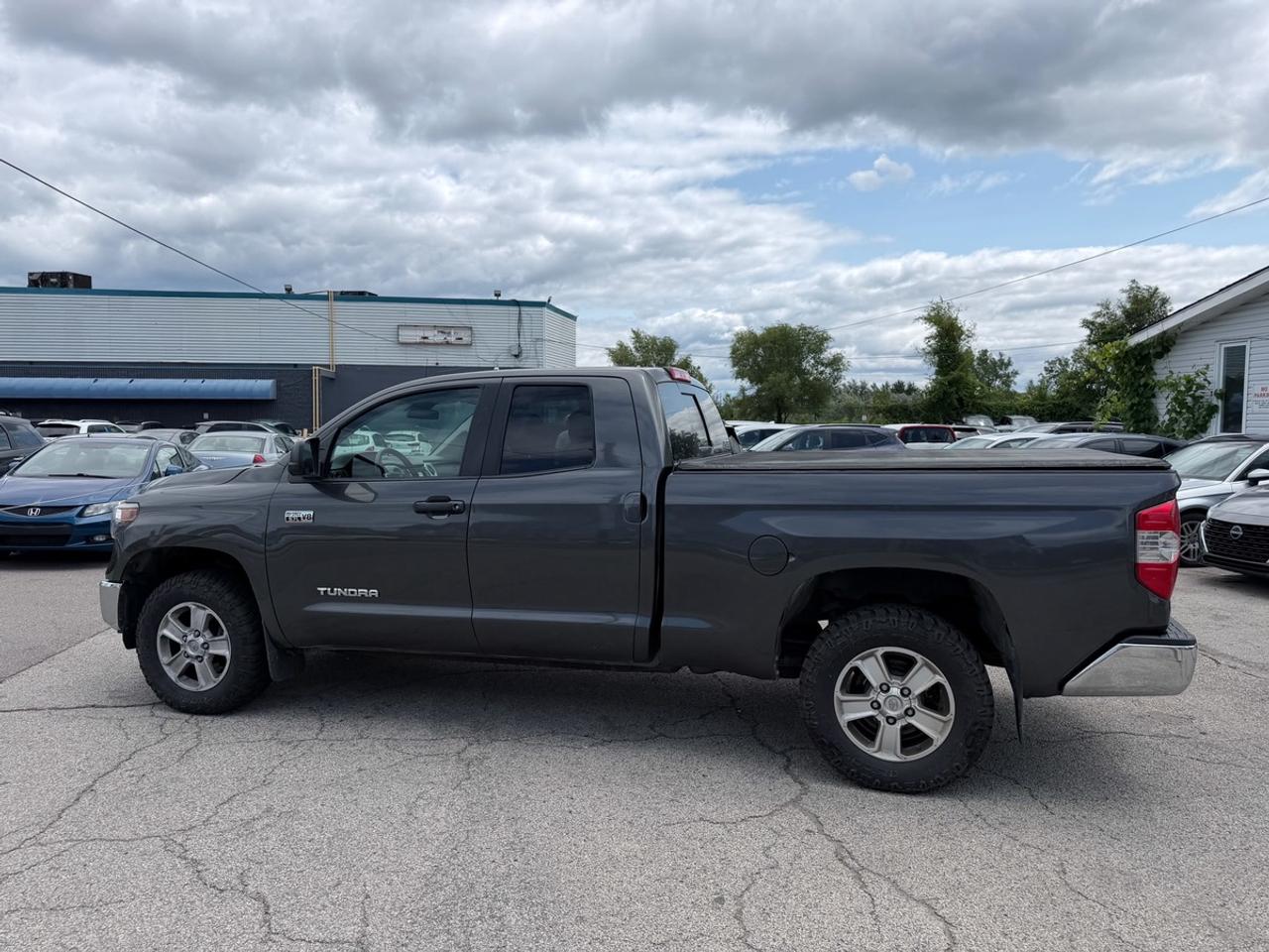 2018 Toyota Tundra SR5 Photo