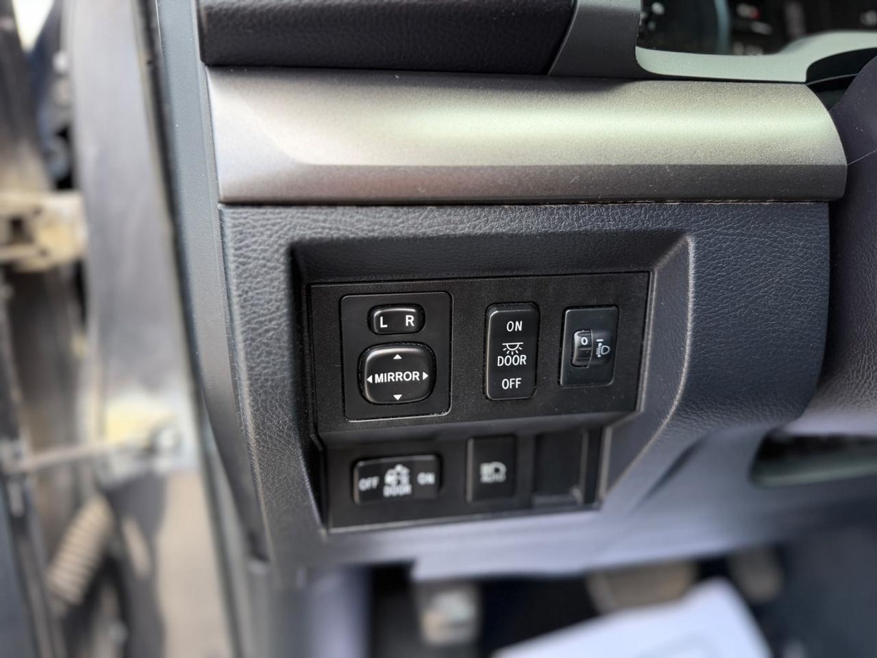 2018 Toyota Tundra SR5 Photo