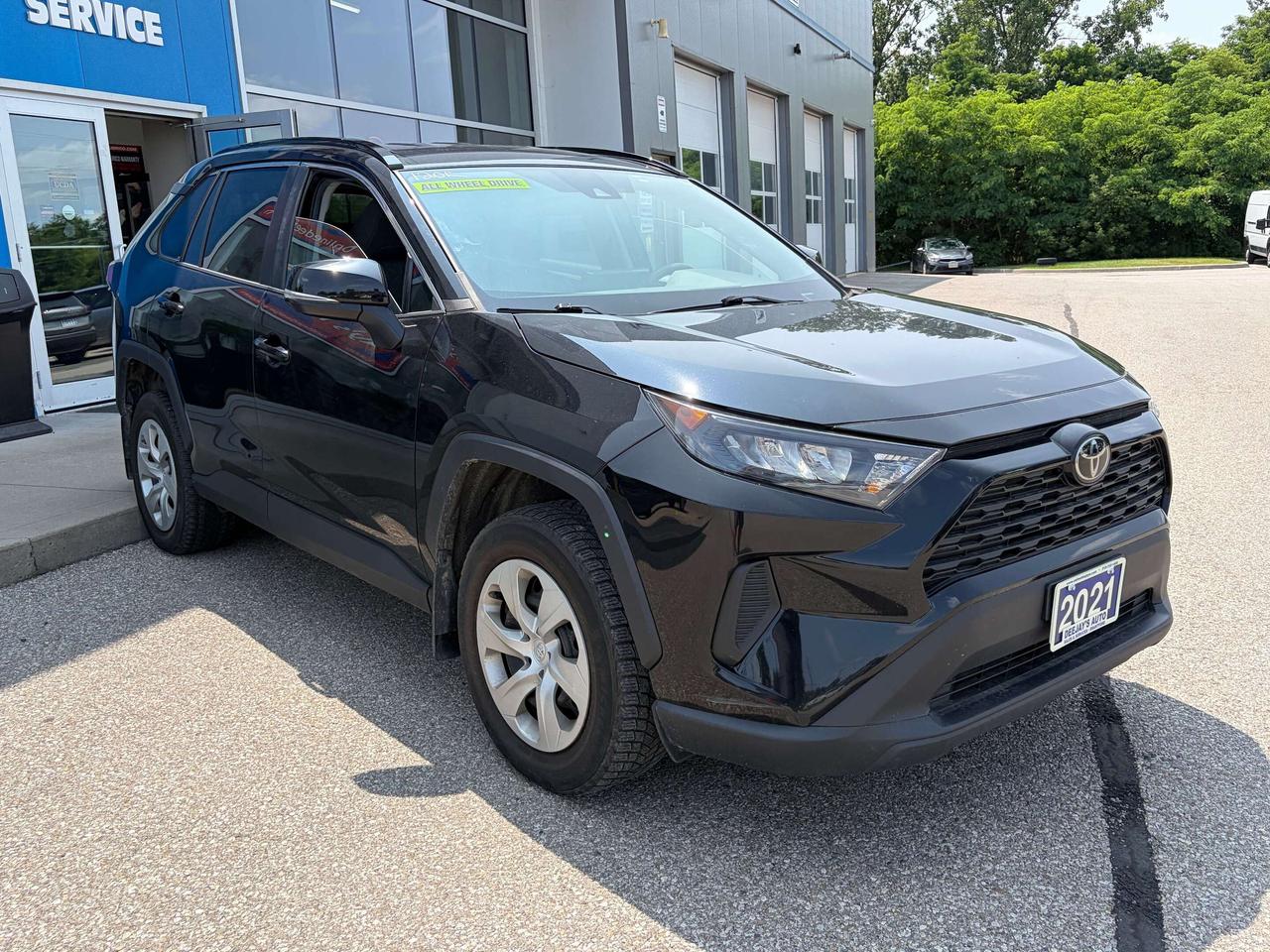 2021 Toyota RAV4 LE Photo