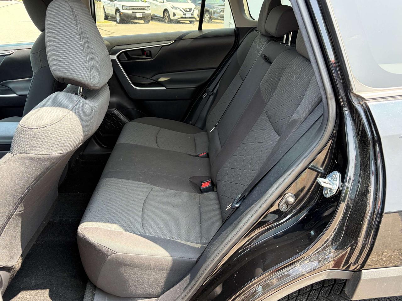 2021 Toyota RAV4 LE Photo