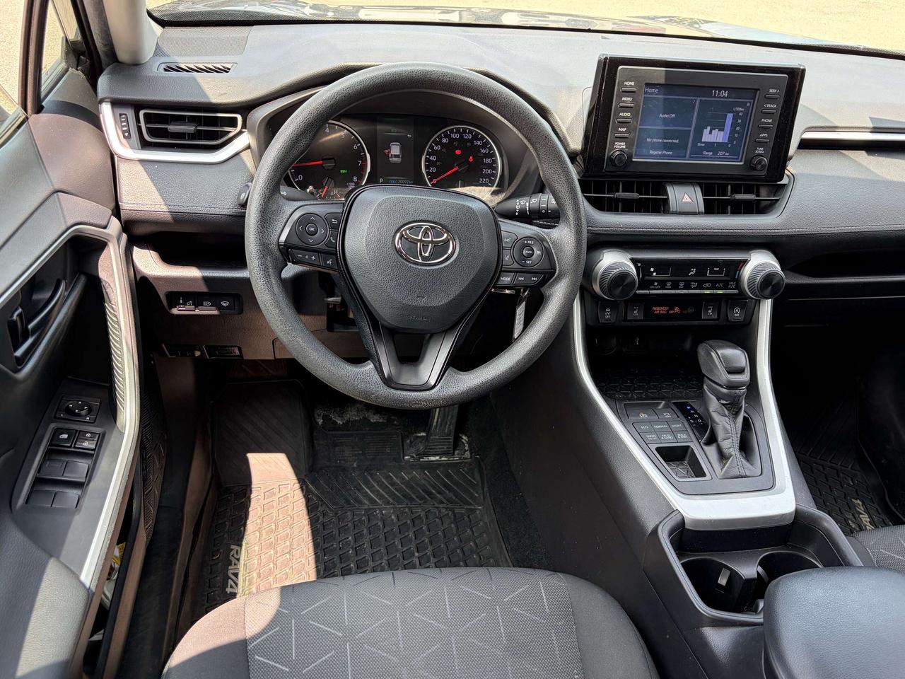 2021 Toyota RAV4 LE Photo