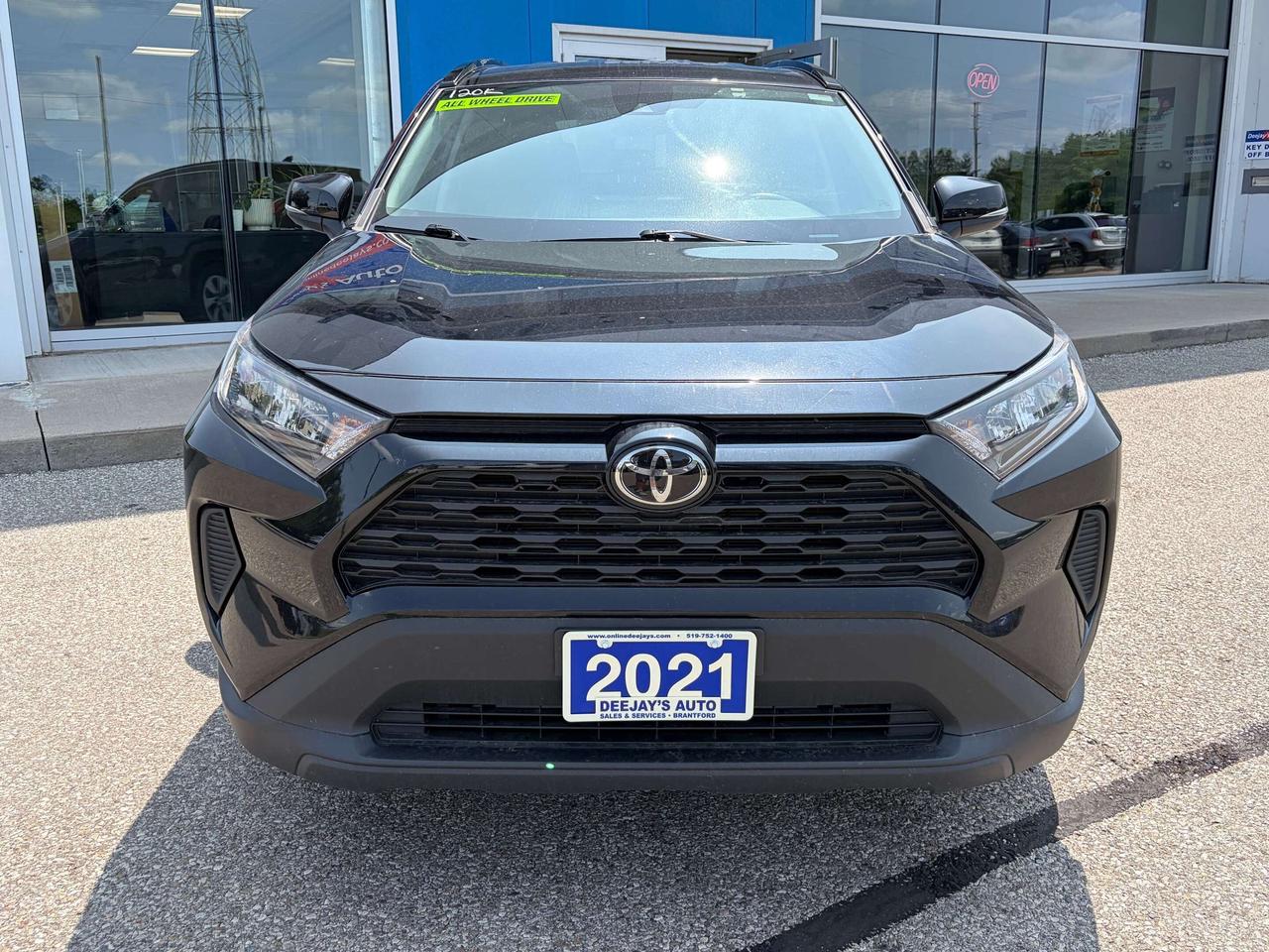2021 Toyota RAV4 LE Photo
