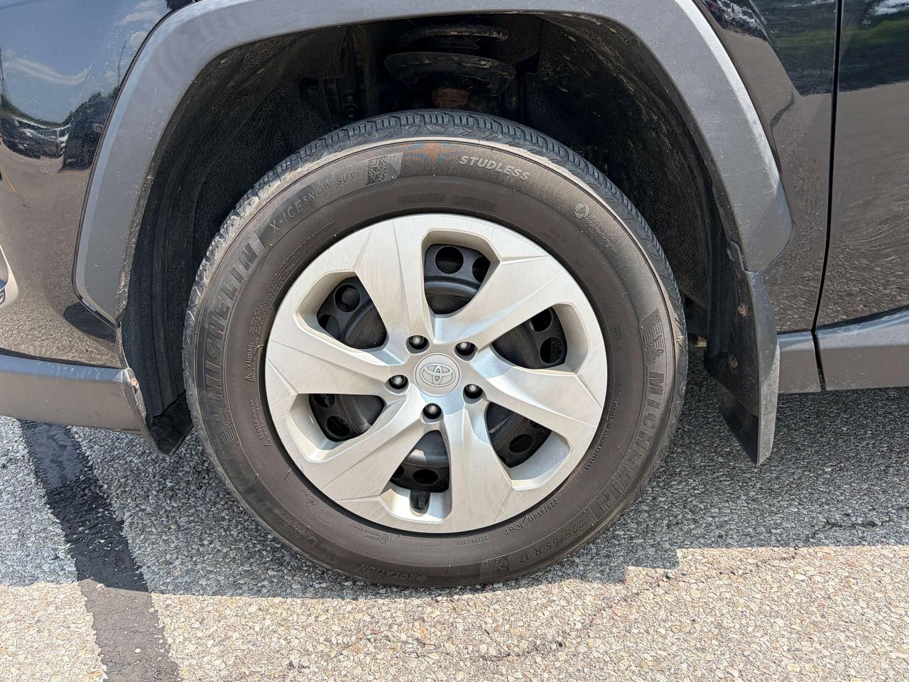 2021 Toyota RAV4 LE AWD   CLEAN CARFAX Photo