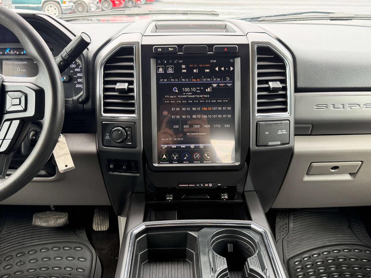 2017 Ford F-350 XLT Photo
