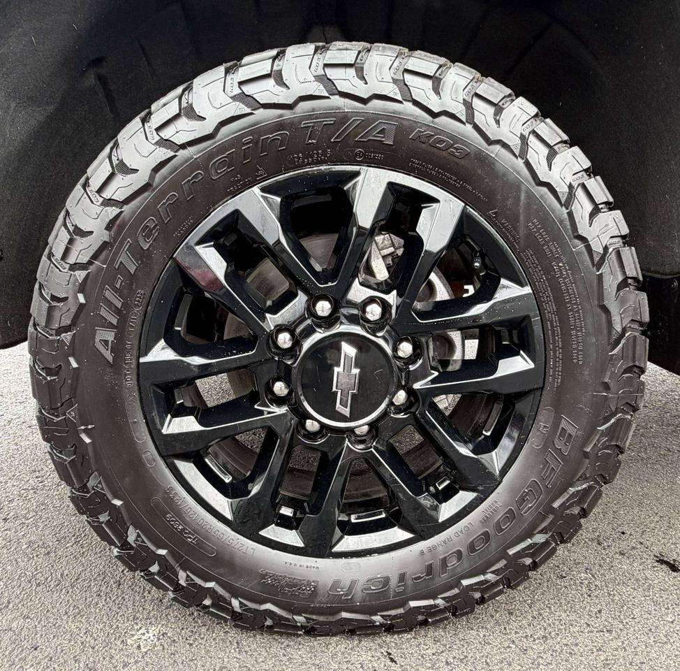 2025 Chevrolet Silverado 2500 LT Photo