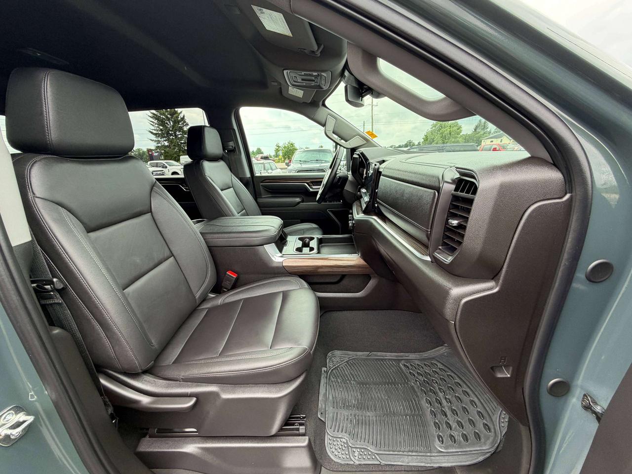 2025 Chevrolet Silverado 2500 LT Photo