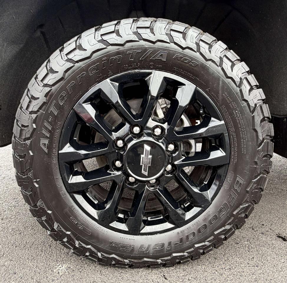2025 Chevrolet Silverado 2500 LT Photo