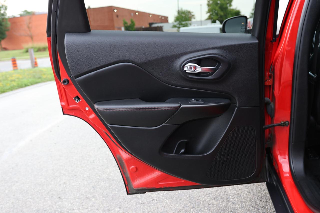2019 Jeep Cherokee TRAILHAWK-ELITE-4WD-R STARTER/ADAPT CRUISE/NAV/BCA Photo